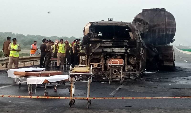 At least 20 killed in bus-oil tanker collision on Multan-Sukkur Motorway