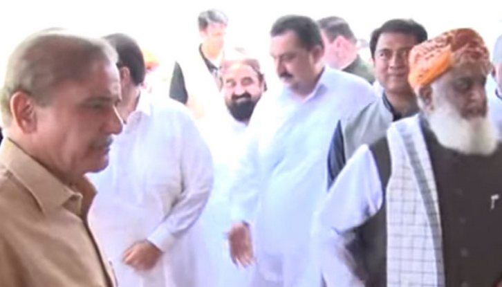 PM reviews flood relief operation, rehabilitation of Saggu Bridge in DI Khan