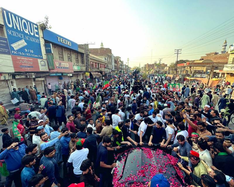 Imran Khan leads PTI's election rally in Lahore 