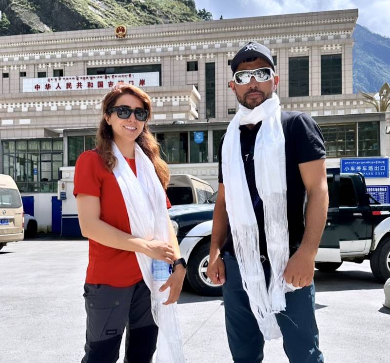 Pakistani mountaineers Sirbaz Khan, Naila Kiani summit world's 6th highest peak