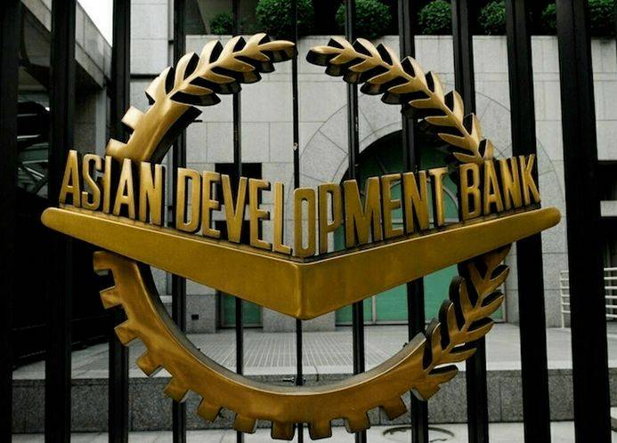 ADB approves $155 million loan to help boost Pakistani women's financial access