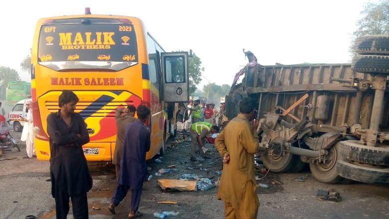 Five killed, 13 injured in Matiari road accident