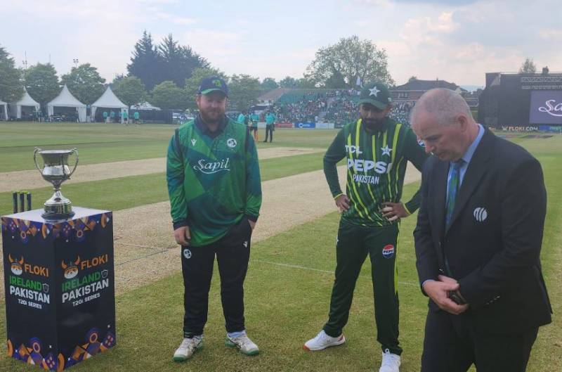 3rd T20I: Pakistan bowl first against Ireland 