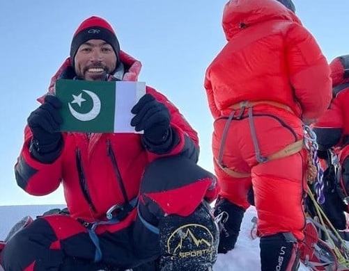 Sirbaz Khan scales Mount Everest without using oxygen