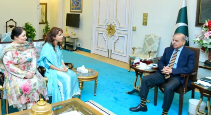 Mountaineer Naila Kiyani calls on PM Shehbaz 