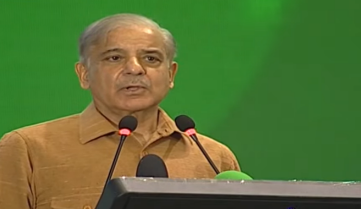 PM Shehbaz announces one million smartphones, laptops for talented students