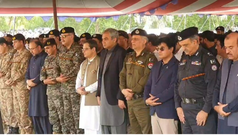 Funeral prayers for martyred policemen offered in Rahim Yar Khan