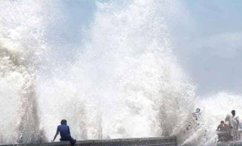 No immediate threat to Sindh as Cyclone Asna moves westward, says chief meteorologist