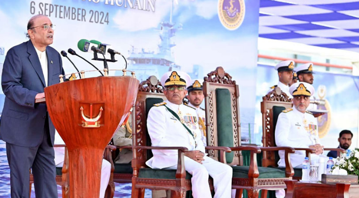 President Zardari for stronger Navy to protect Pakistan's geo-economic interests 