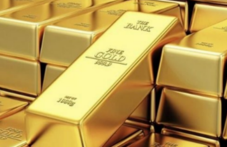 Gold price decreases by Rs300 per tola in Pakistan