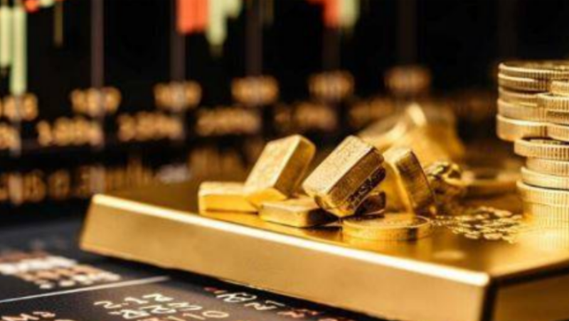 Gold price decreases by Rs700 per tola in Pakistan