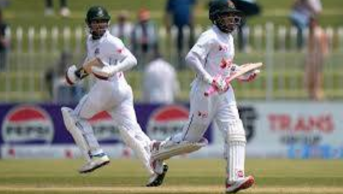 1st Test, Day 2: Pakistan resume first innings against England