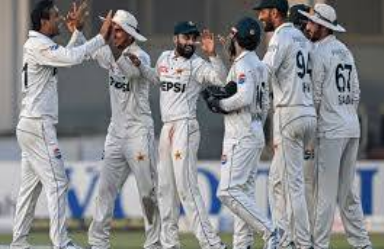 Second Test: Pakistan beat England by 152 runs to level series