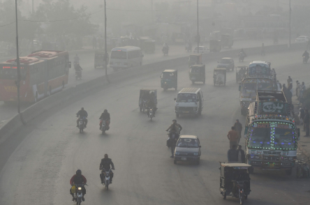 Rising smog level in Pakistan exacerbated by stable meteorological conditions: PMD