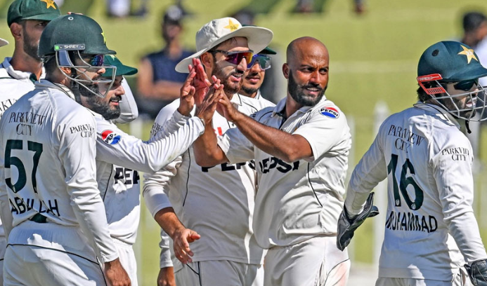 3rd Test, Day 2: Pakistan all-out for 344, England score 24/3 at stumps