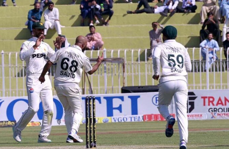 President, PM felicitate national cricket team for winning Pak-England Test series