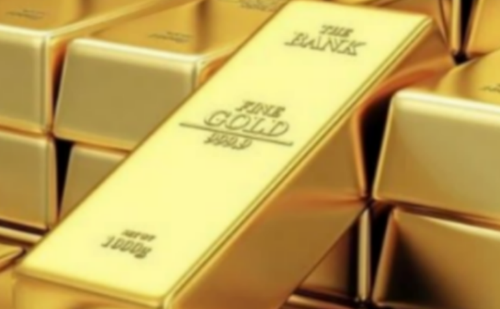 Gold price decreases by Rs700 per tola in Pakistan