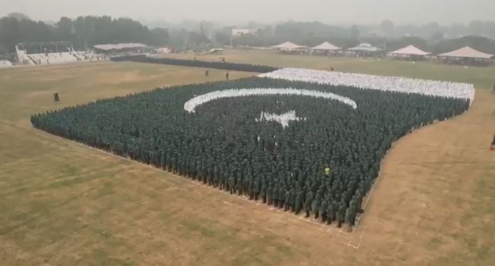 A living canvas: Pakistan sets world record with largest human flag