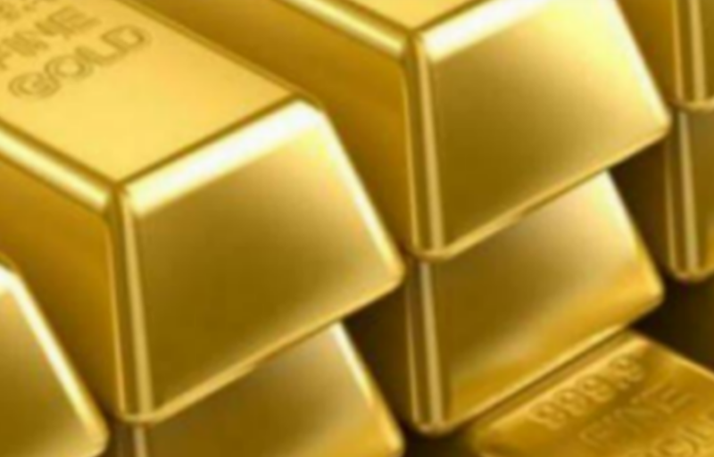 Gold price decreases by Rs5,400 per tola in Pakistan