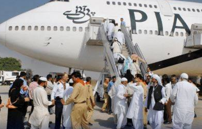 Religious affairs ministry, PIA sign Hajj flights agreement 