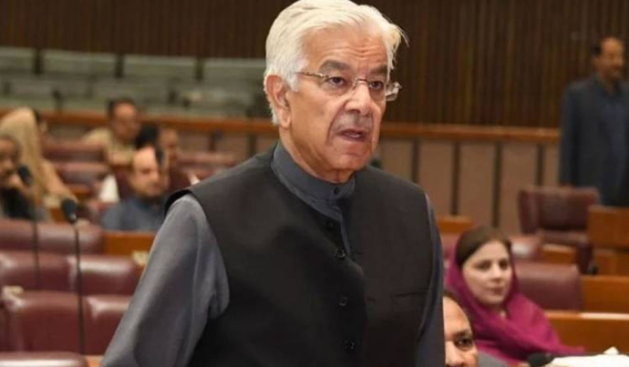 Khawaja Asif files police complaint over threats to life in London