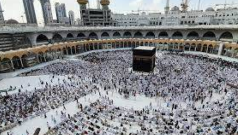 Banks start receiving applications for Hajj 2025