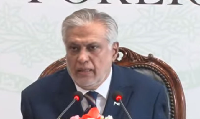 Dar briefs diplomats on recent PTI protest in Islamabad, reaffirms Red Zone’s security