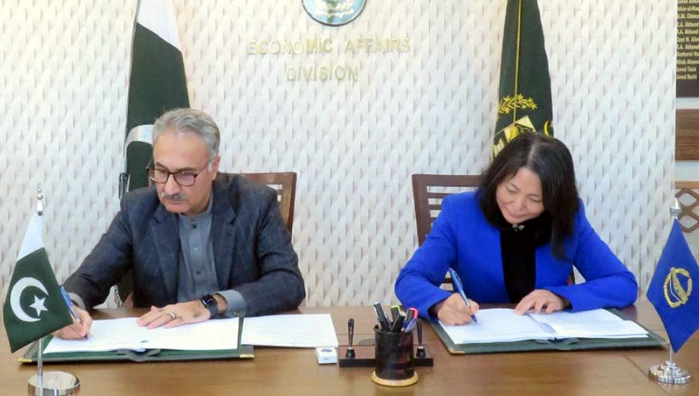 ADB approves $330 million financing to bolster Pakistan's social protection programmes