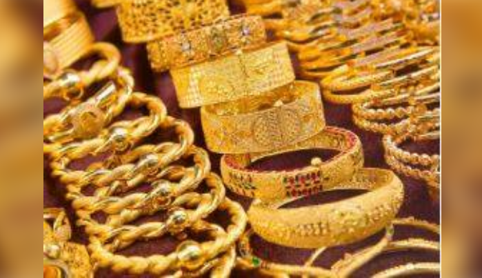 Gold price decreases by Rs2,400 per tola in Pakistan