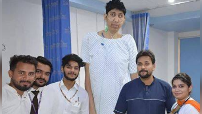 Pakistan’s tallest man Naseer Soomro passes away at 55