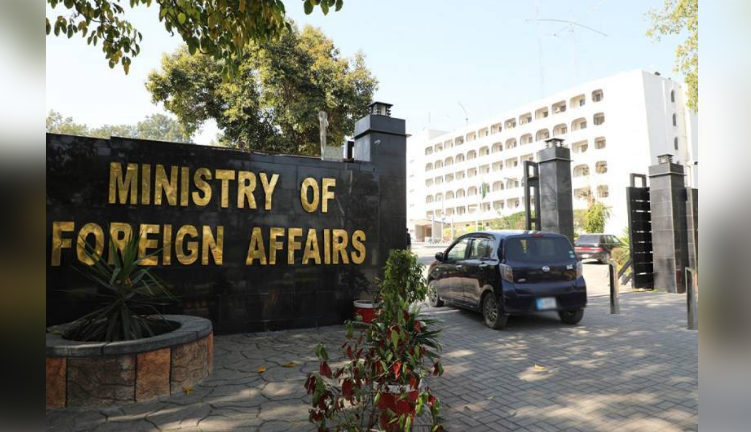 FO summons Indian diplomat, hands over demarche to protest strikes in Pakistan
