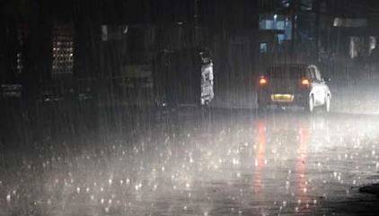 Relief after intense heat: winds and heavy rain across Pakistan