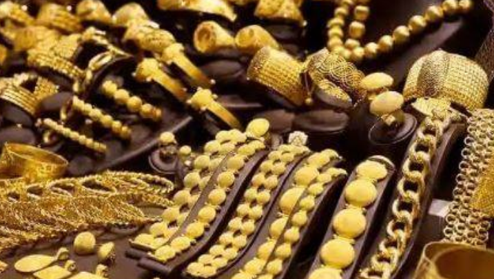 Gold price increases by Rs300, reaches to Rs342,800 per tola in Pakistan