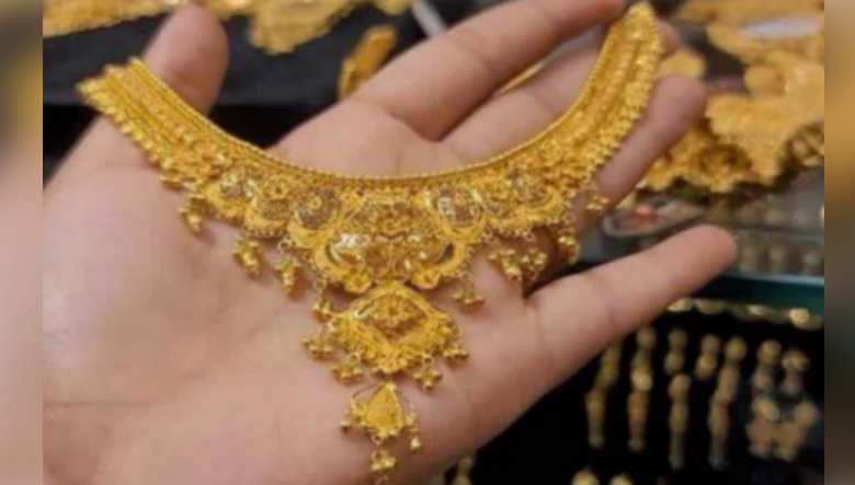 Gold price increases by Rs5,900, reaches to Rs353,100 per tola in Pakistan