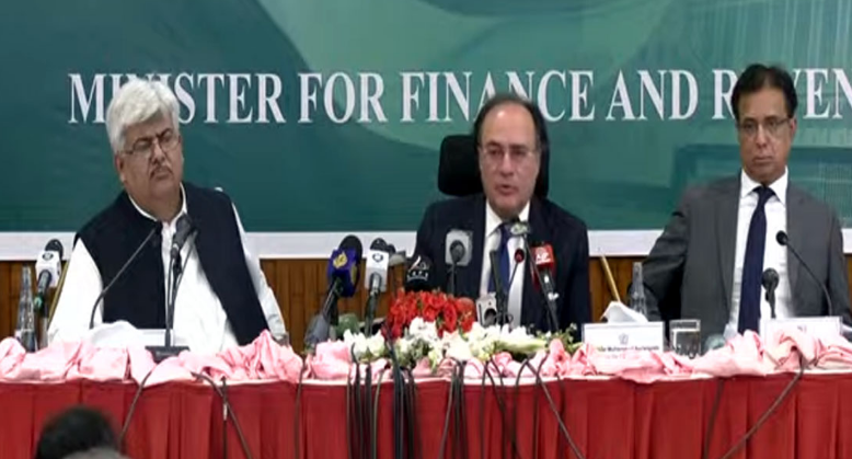 Pakistan slashes additional custom duties on 4,000 tariff lines to boost exports: Aurangzeb
