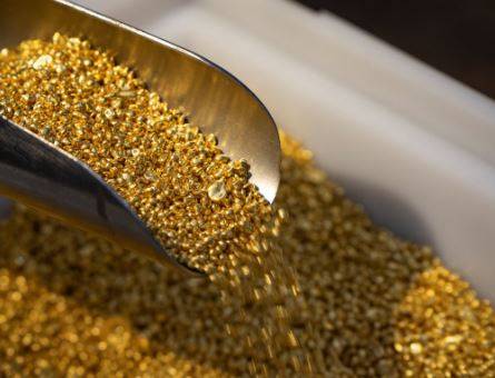 Gold prices rise across the country, one tola reaches PKR 356,000