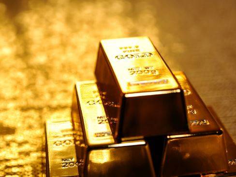 Gold price decreases by Rs100 per tola in Pakistan