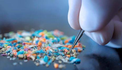 Rising microplastic levels: 68,000 particles inhaled daily