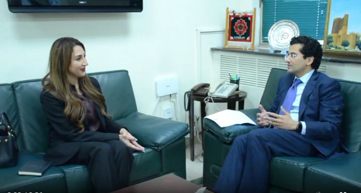 Pakistan, US discuss ways to strengthen bilateral cooperation in energy sector 