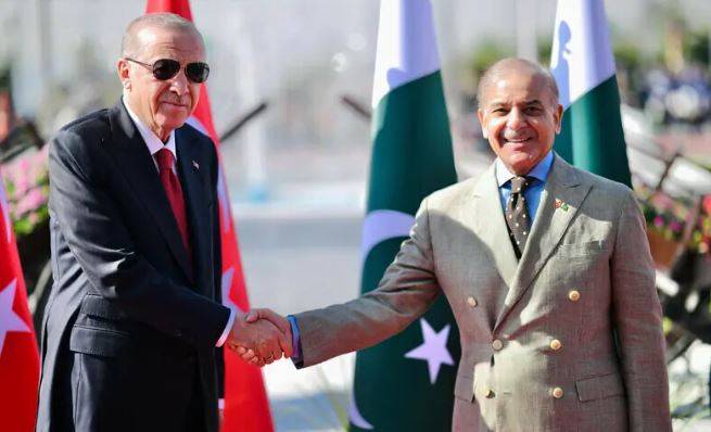 In phone call with PM Shehbaz, Turkiye President Erdogan assures flood relief support for Pakistan