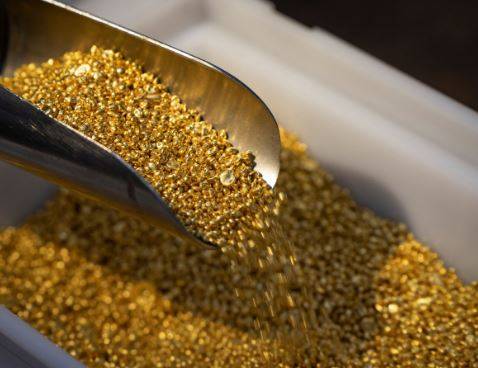 Gold price increases by Rs3,600, reaches to Rs3,67,400 per tola in Pakistan