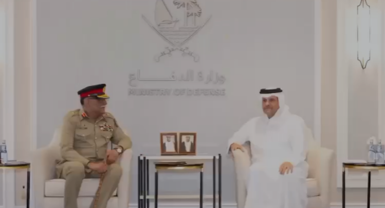 CJCSC meets Qatar's deputy premier, armed forces chief