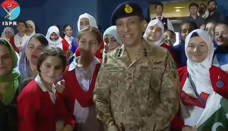 DG ISPR visits educational institutions in Murree, holds interactive session with students