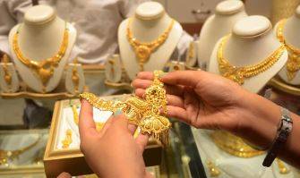 Gold price increases by Rs1200, reaches to Rs377,900 per tola in Pakistan
