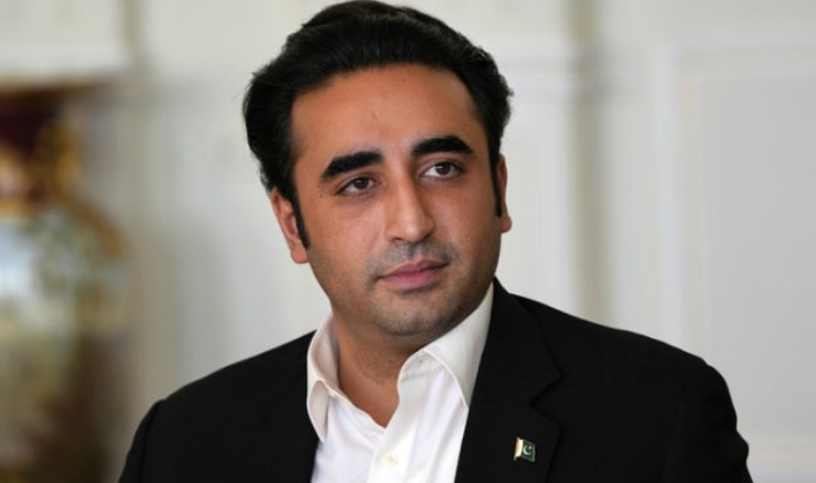 Bilawal visits Moriya Loop Band, reviews arrangements regarding flood situation 