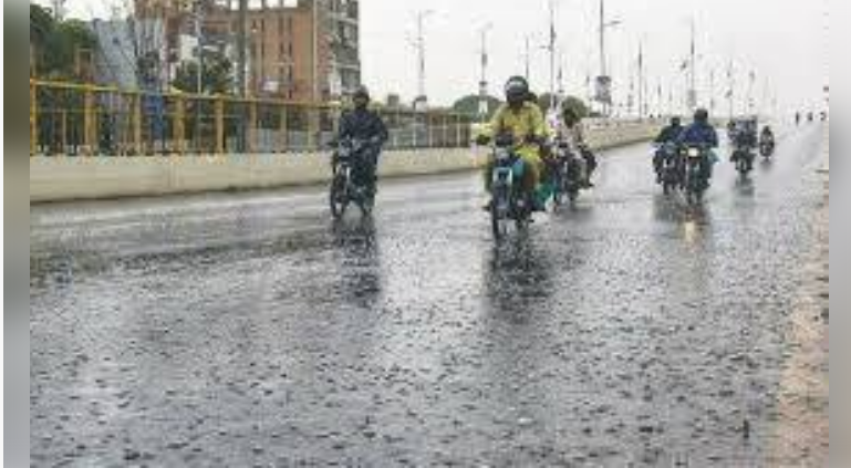 Torrential rains lash Karachi, urban flooding disrupts city life