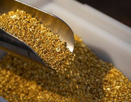 Gold price decreases by Rs200 per tola in Pakistan