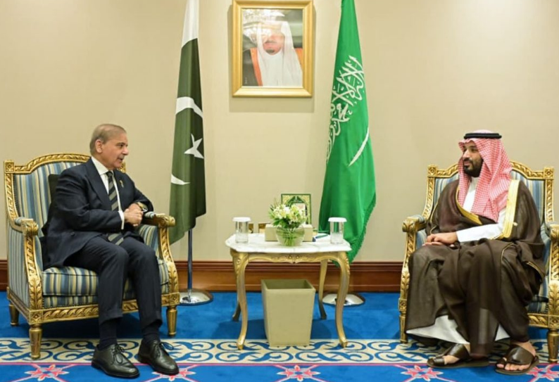 PM Shehbaz meets Saudi Crown Prince on sidelines of Arab–Islamic summit in Doha