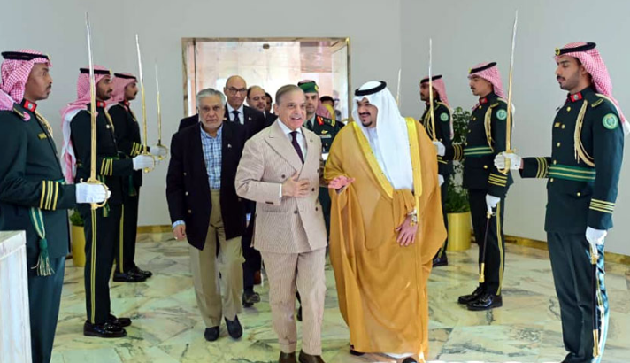 PM Shehbaz leaves for London after concluding Saudi Arabia visit 