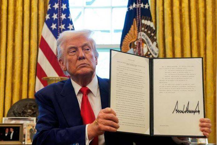 Trump signs executive order vowing US support for Qatar after Israeli strikes